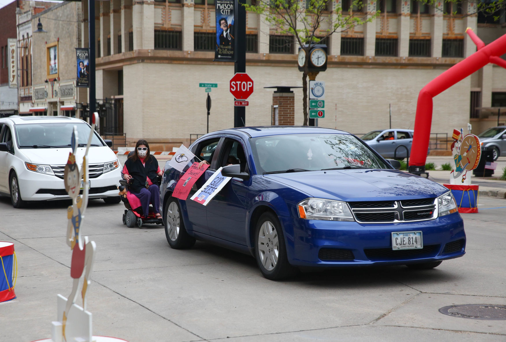 Downtown Mason City Reverse Parade (20).jpg